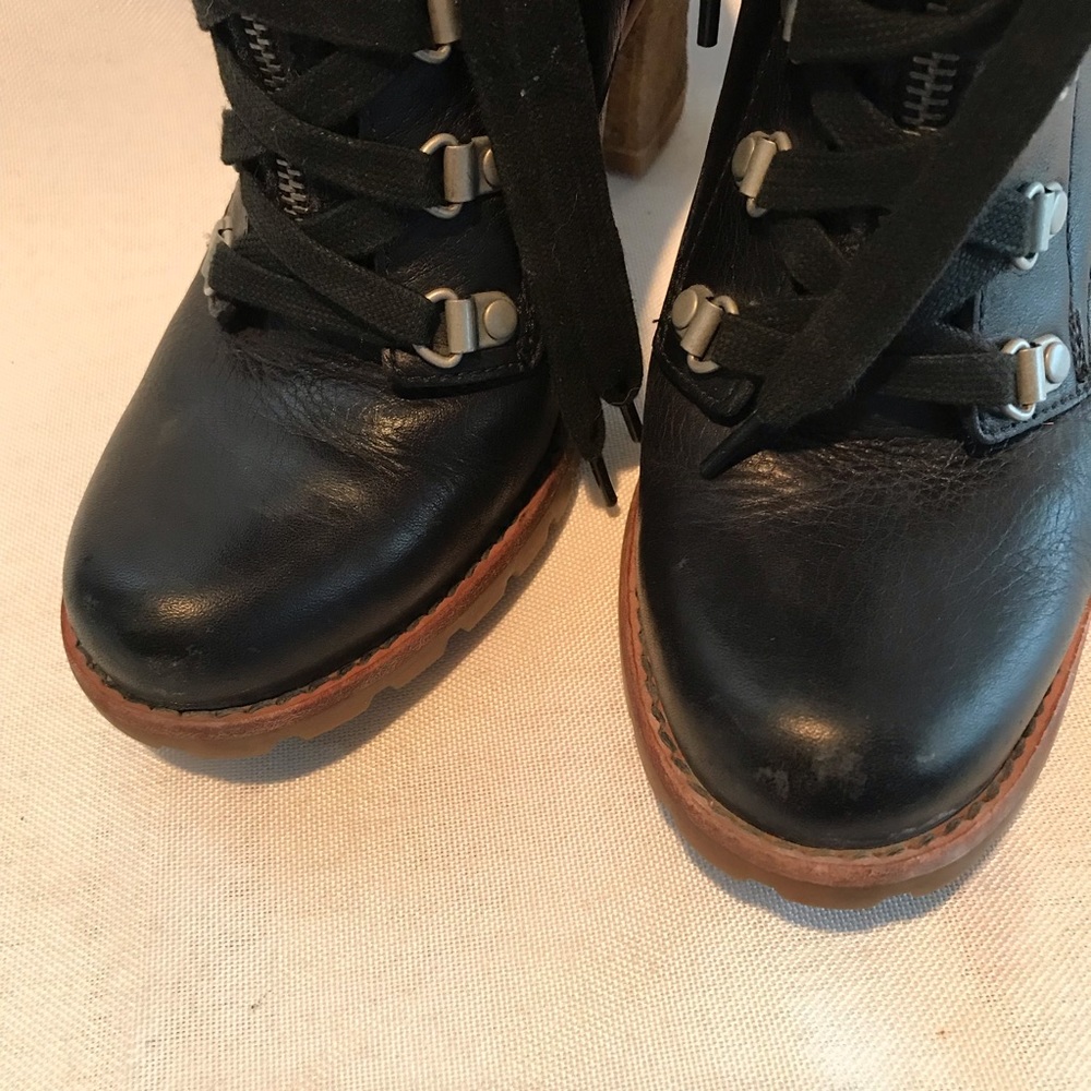 UGG Australia Fabrice Leather Lug Boot in Black - Picture 7 of 12